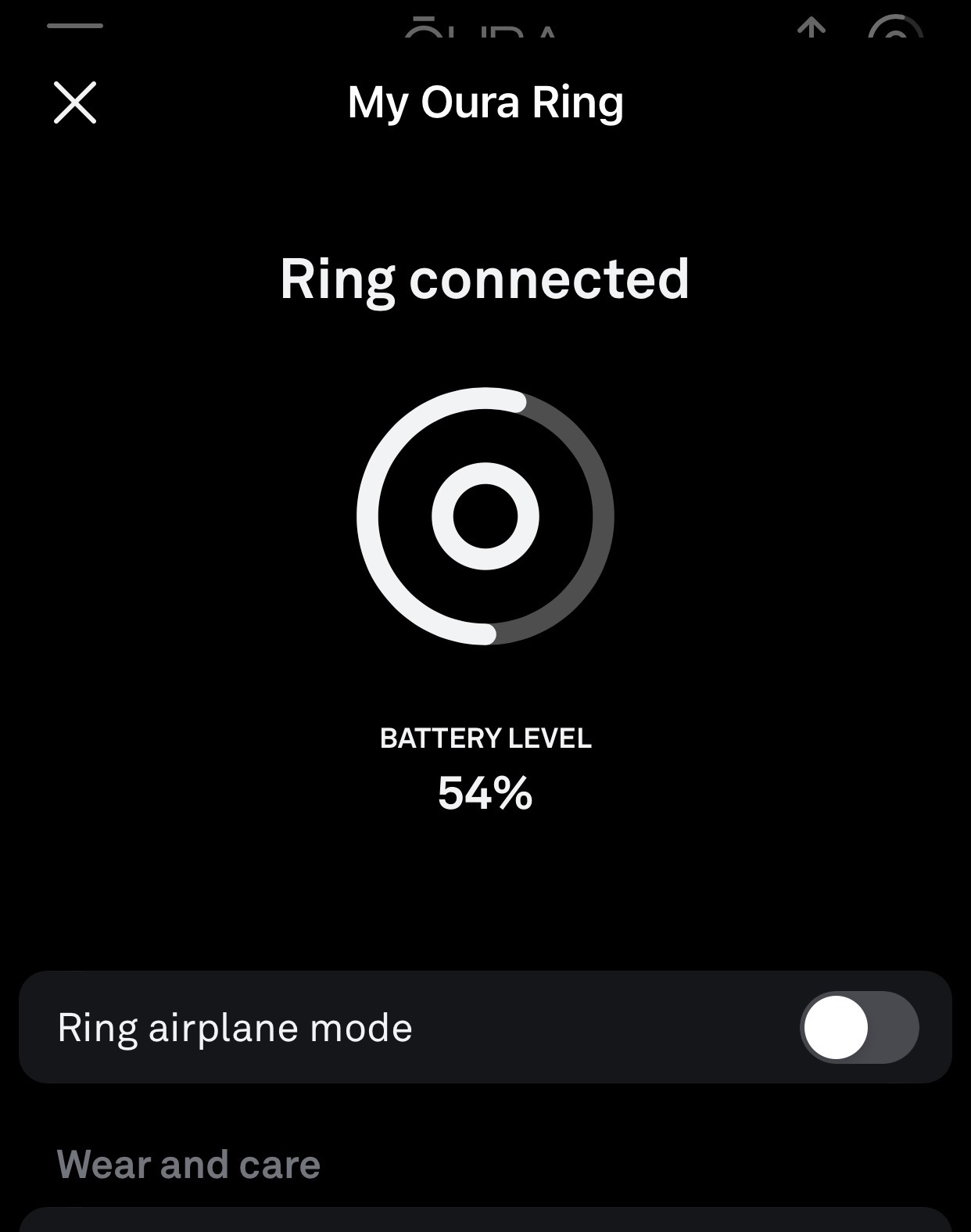 a screen showing the ring's connection status and battery level, with a toggle for airplane mode beneath that