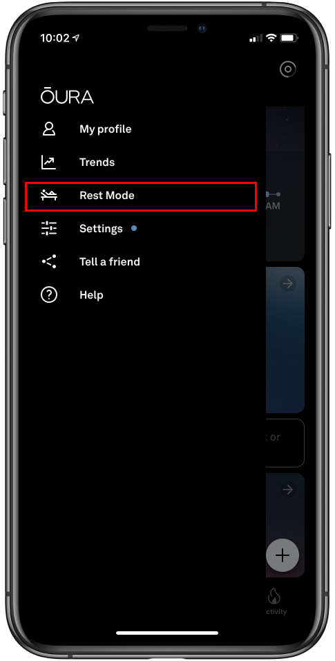 la bandeja del menú de la barra lateral de la aplicación Oura está abierta, mostrando una lista de opciones. La opción modo Descanso se destaca con un recuadro rojo